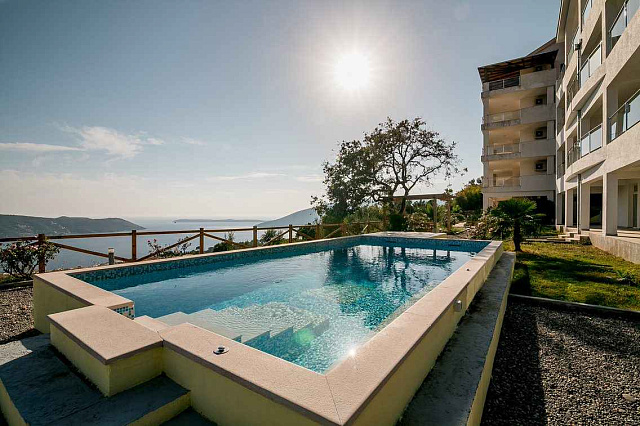 Zu verkaufende Wohnungen in Herceg Novi mit Panoramablick auf das Meer — photo 5